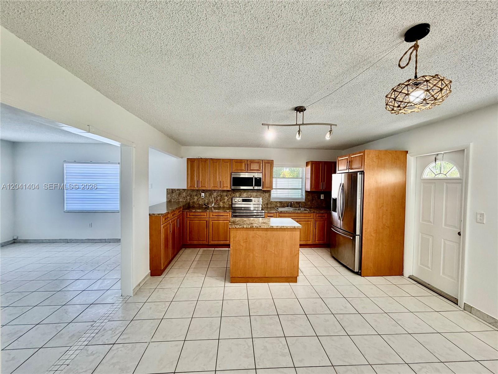 913 NW 22nd Pl # 0, Miami FL 33125