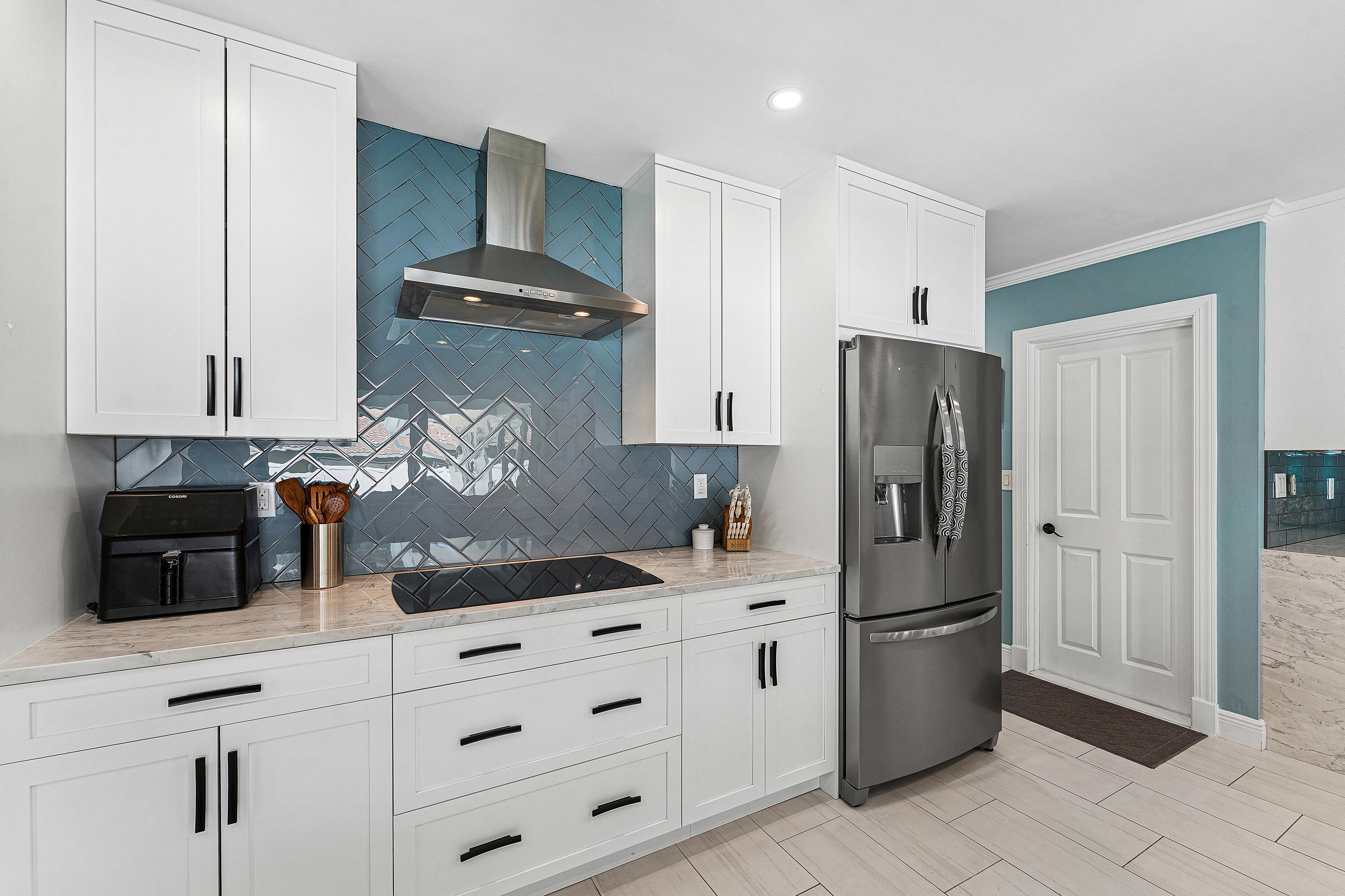 4430 NE 30th Avenue — Photo 3