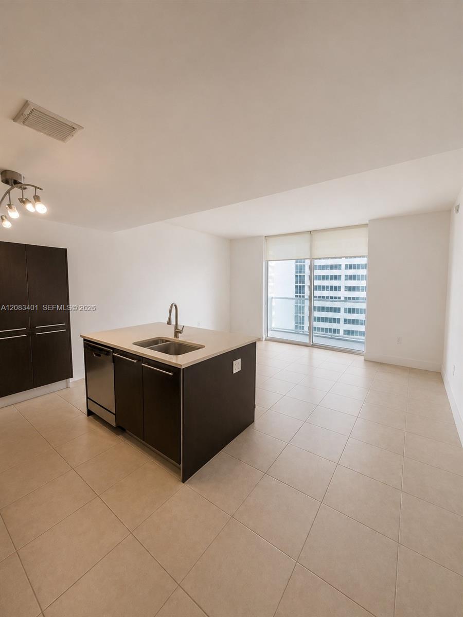 1900 N Bayshore Dr # 3007 — Photo 5