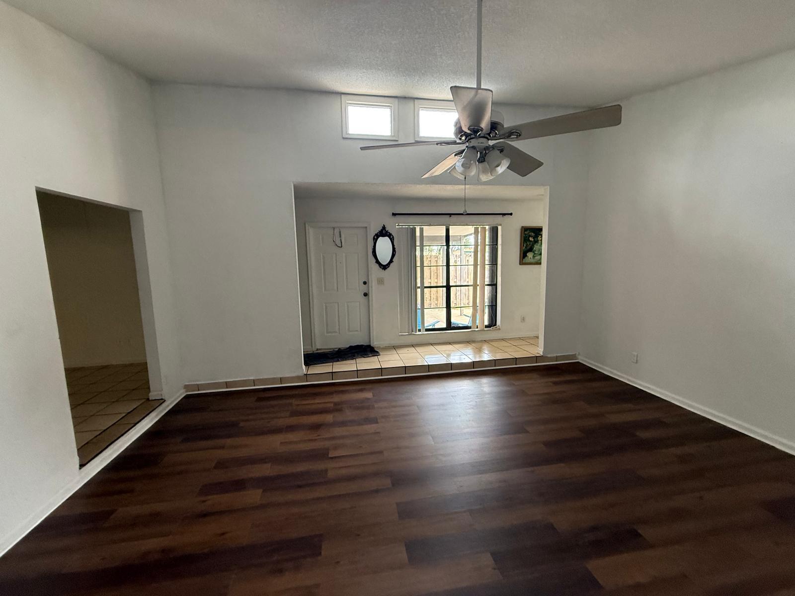 1001 MANOR Drive — Photo 5