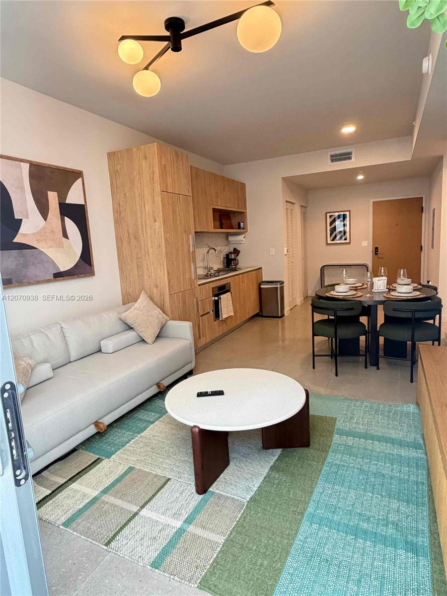 11 NE 6th St # 705 View 4