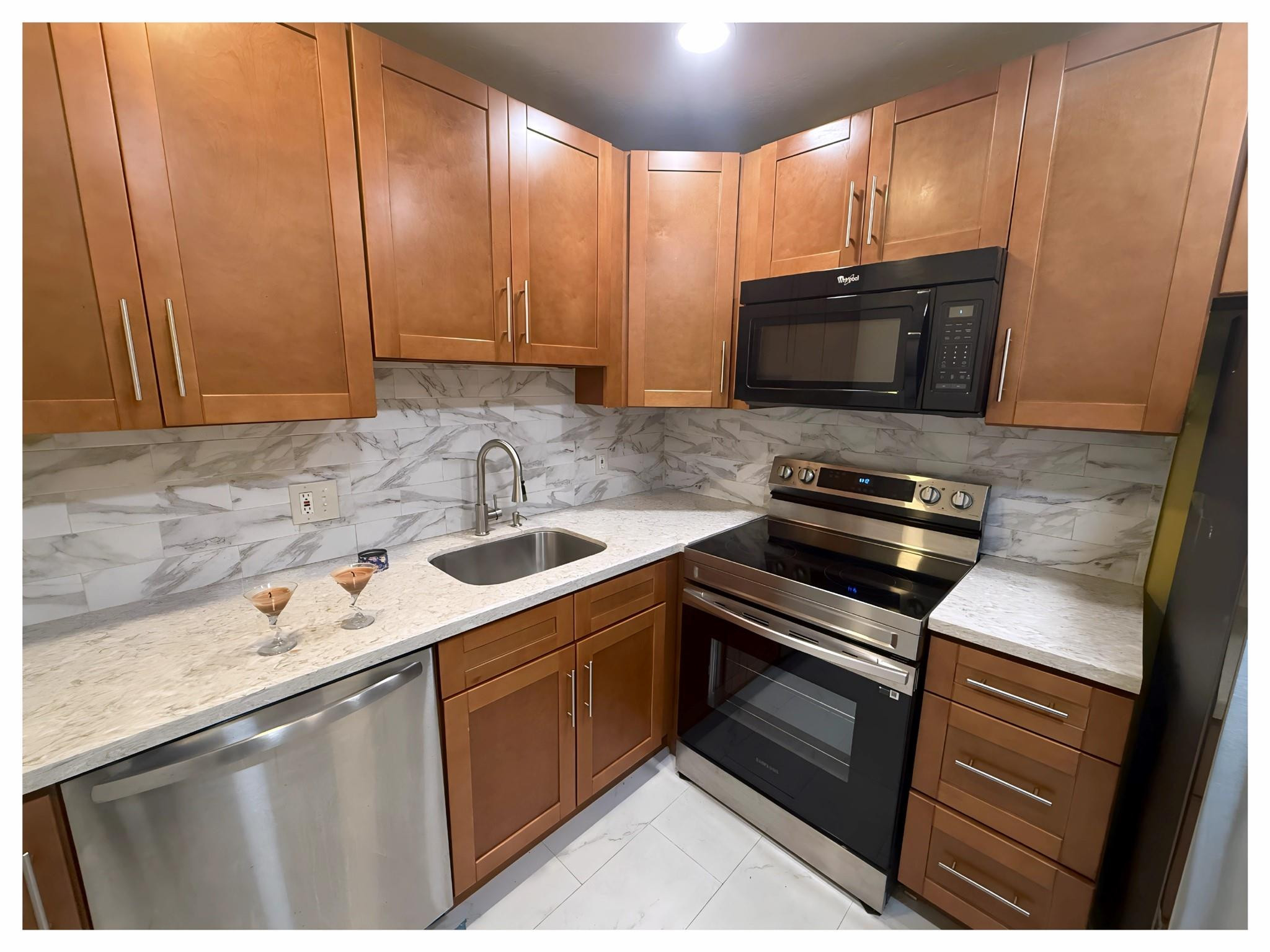 3071 NW 47th Terrace # 319, Lauderdale Lakes FL 33313