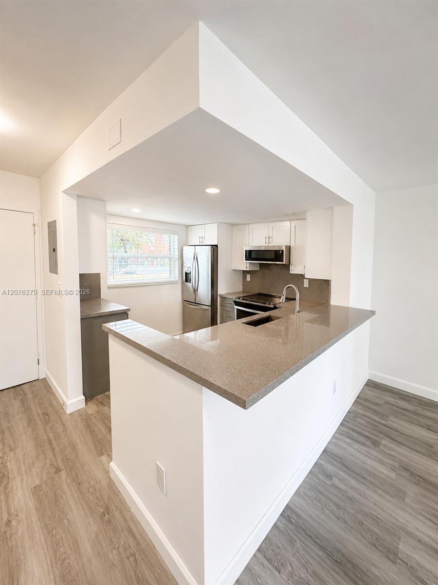 4000 NE 170th St # 206 — Photo 2