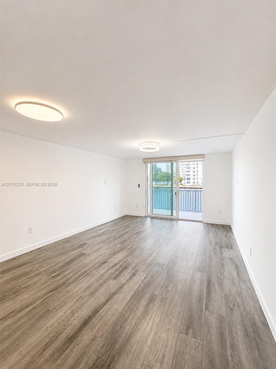 4000 NE 170th St # 206 — Photo 4