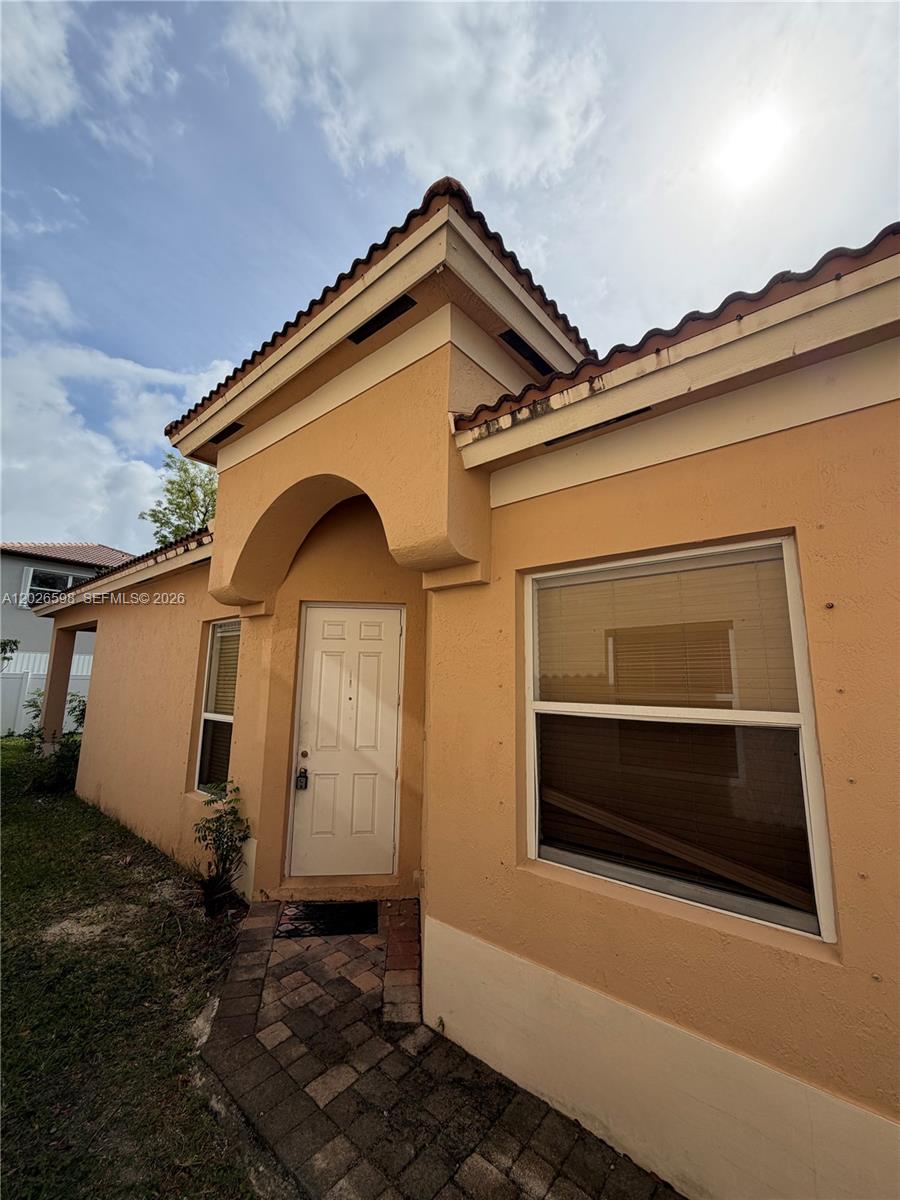 3951 NE 11th Dr View 2