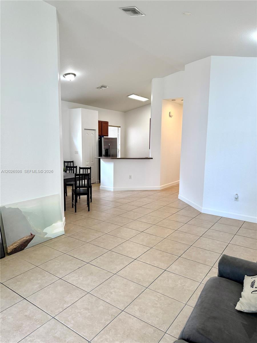 3951 NE 11th Dr View 4