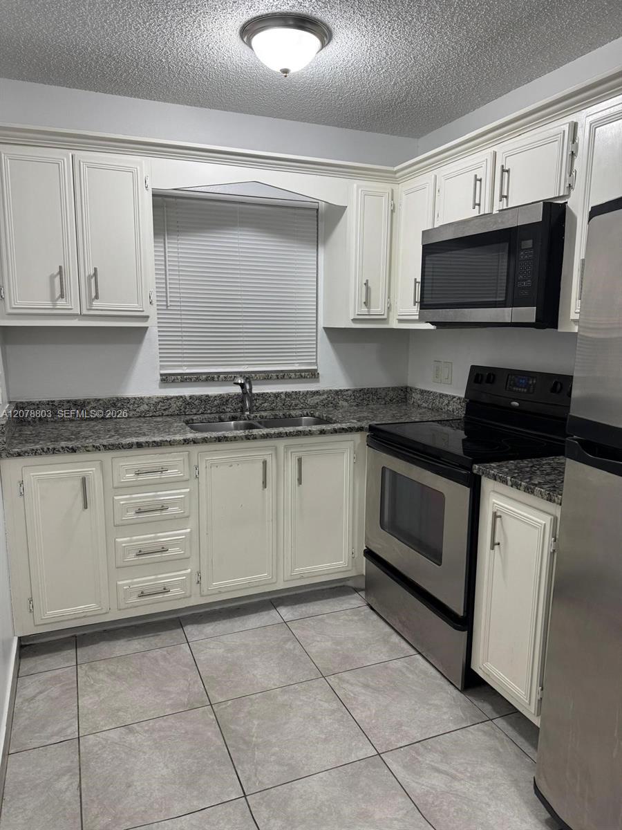1746 N 3rd Ave N # 3 — Photo 2