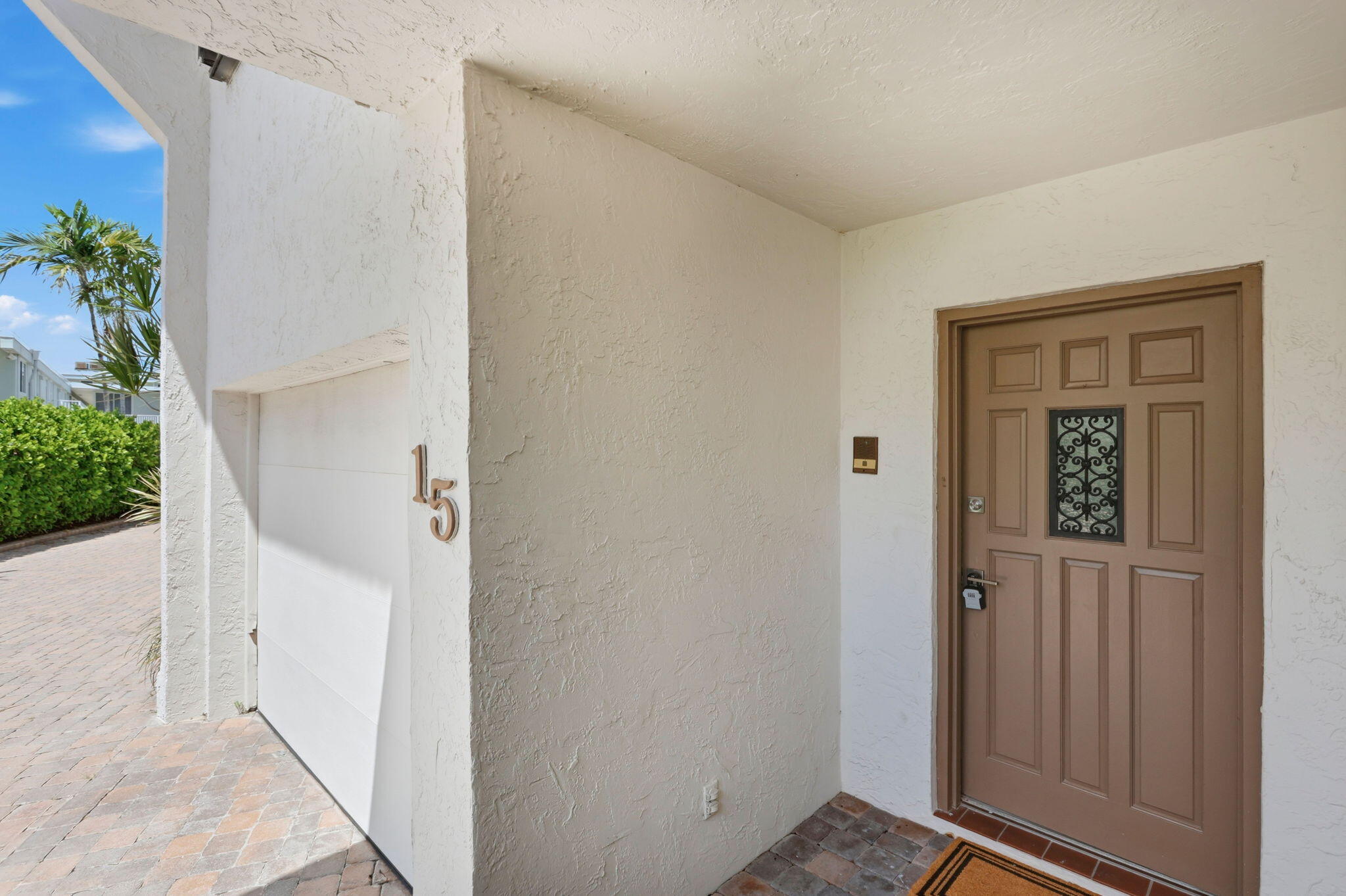 1222 Hillsboro Mile # 15 — Photo 3