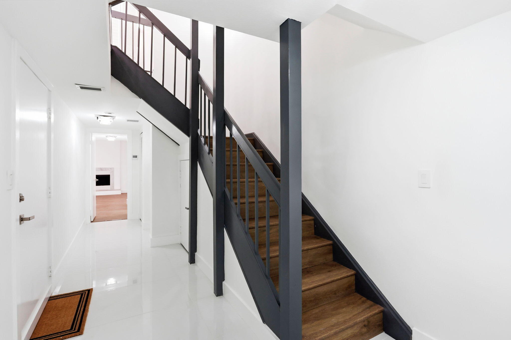 1222 Hillsboro Mile # 15 — Photo 4