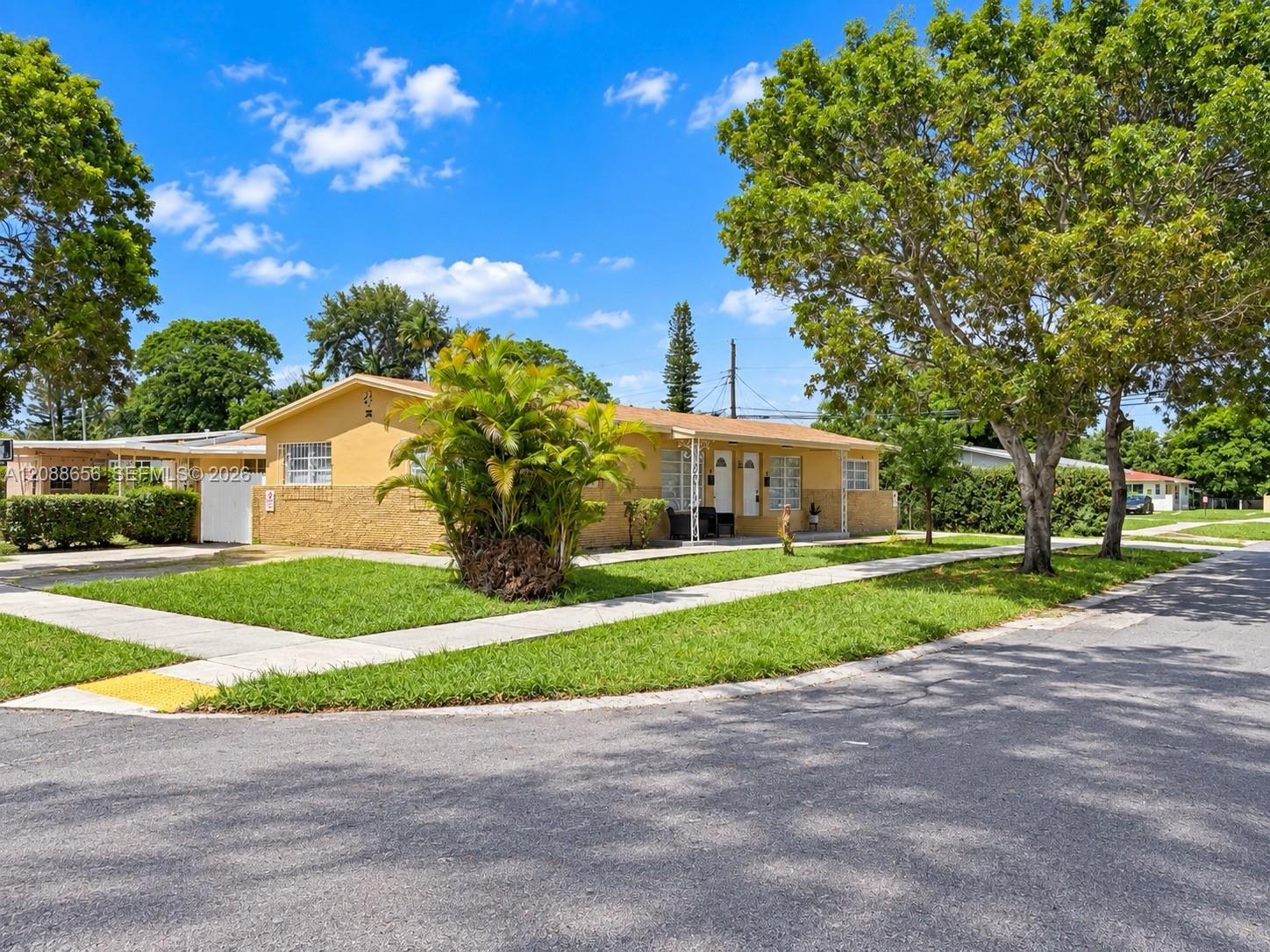 412 SW 10th St # n, Hallandale Beach FL 33009
