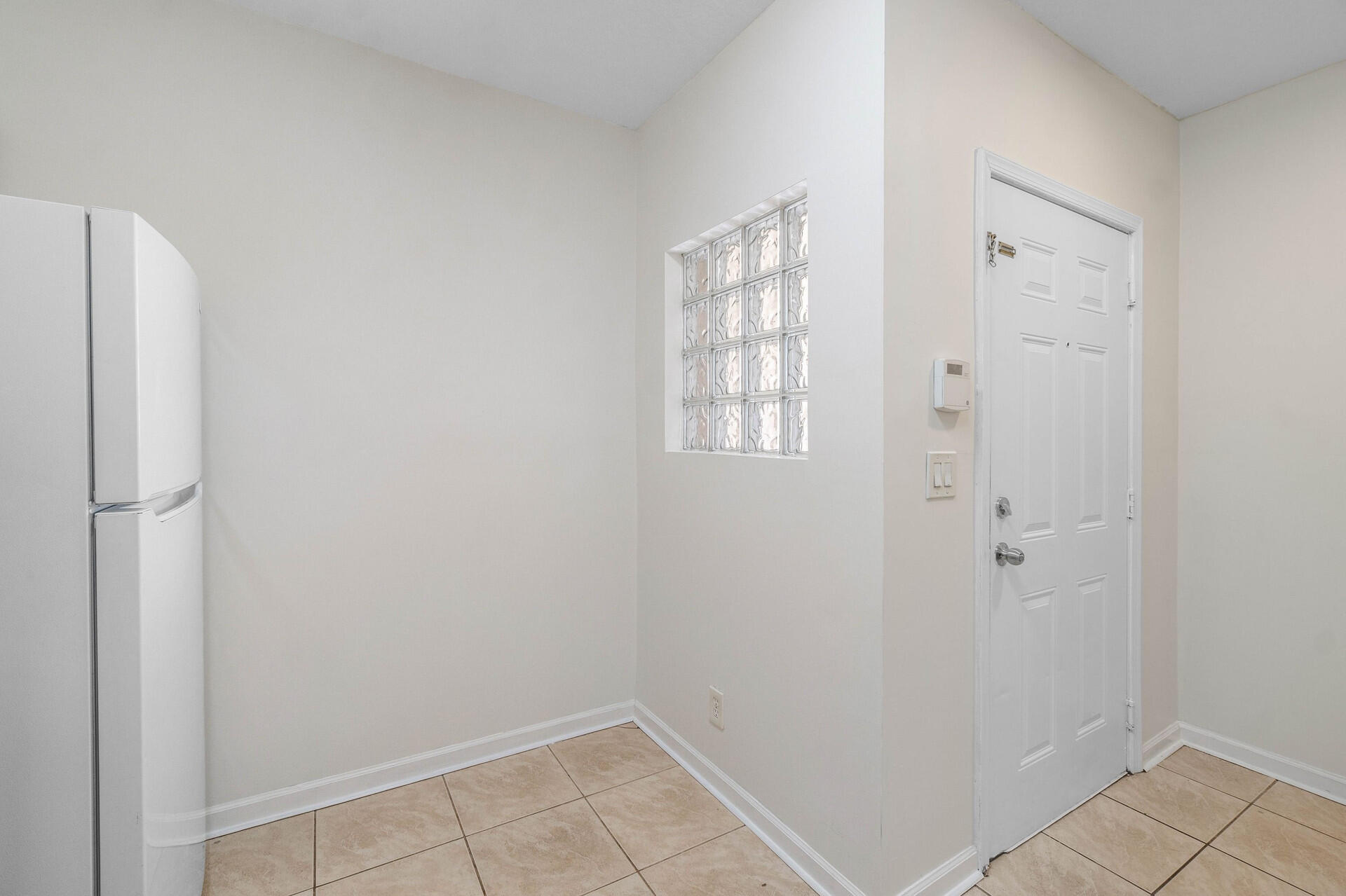 1161 GOLDEN LAKES Boulevard # 1325 — Photo 5