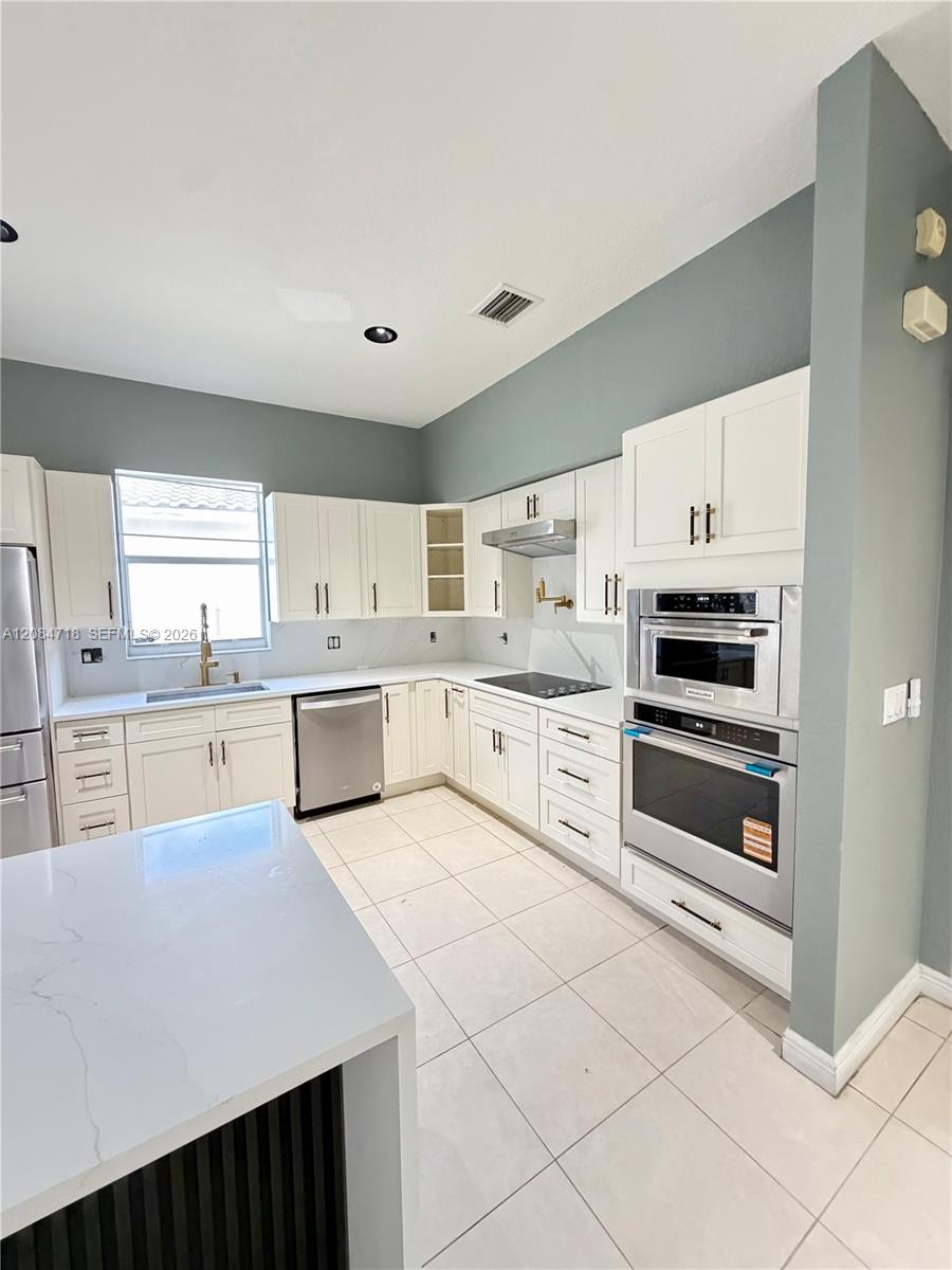 14044 SW 54th St — Photo 5