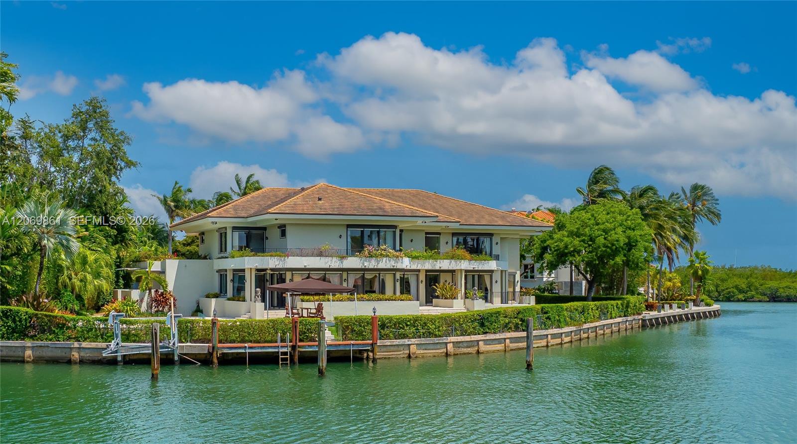 241 Cape Florida Dr — Photo 2