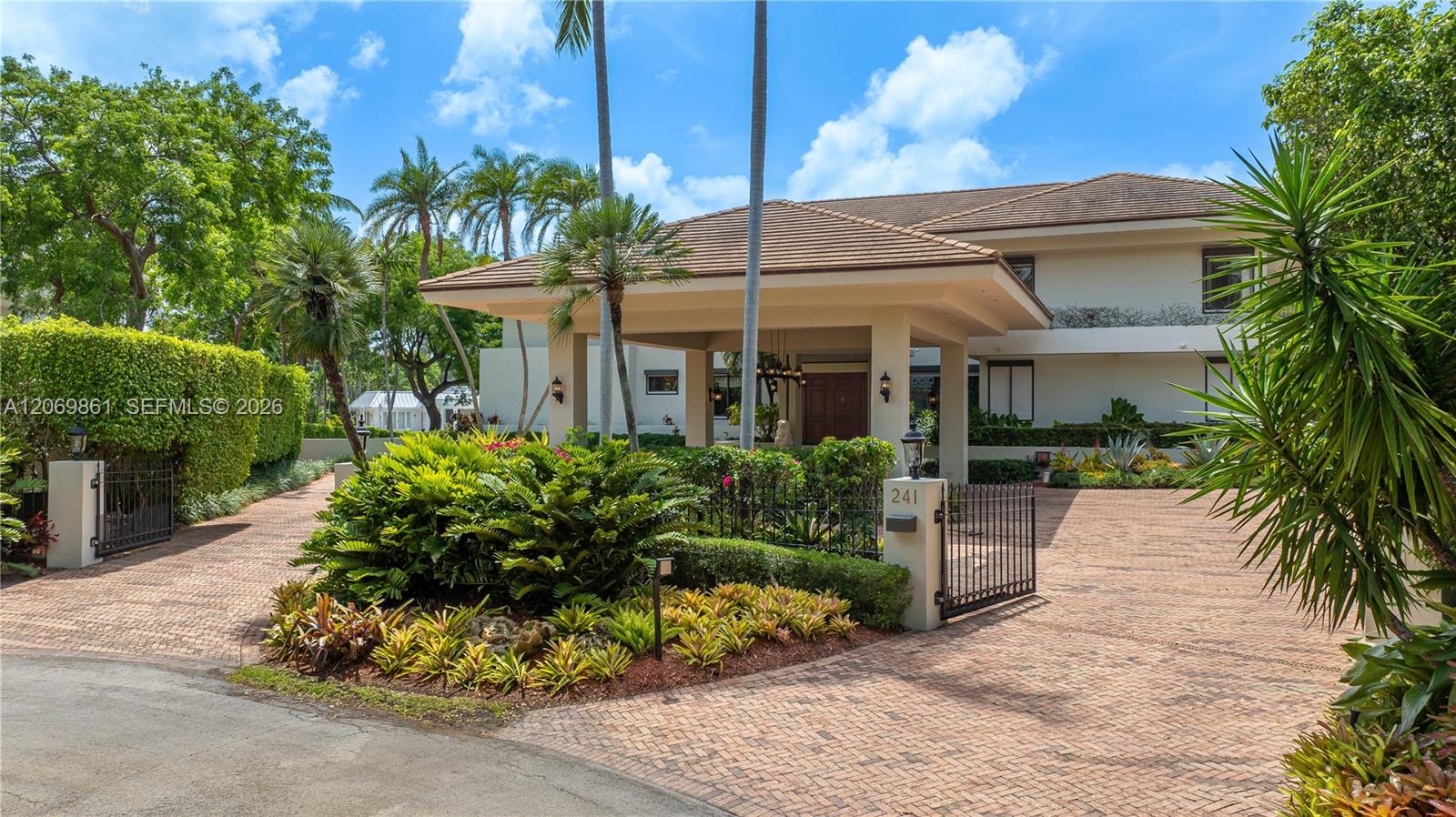241 Cape Florida Dr — Photo 5