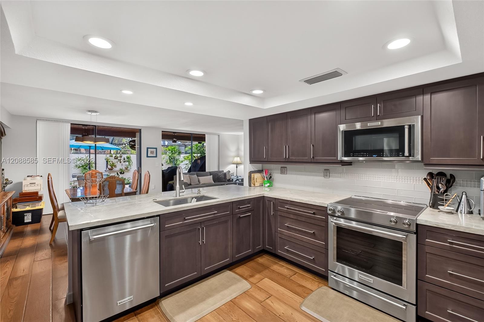 10656 SW 76th Ter — Photo 3