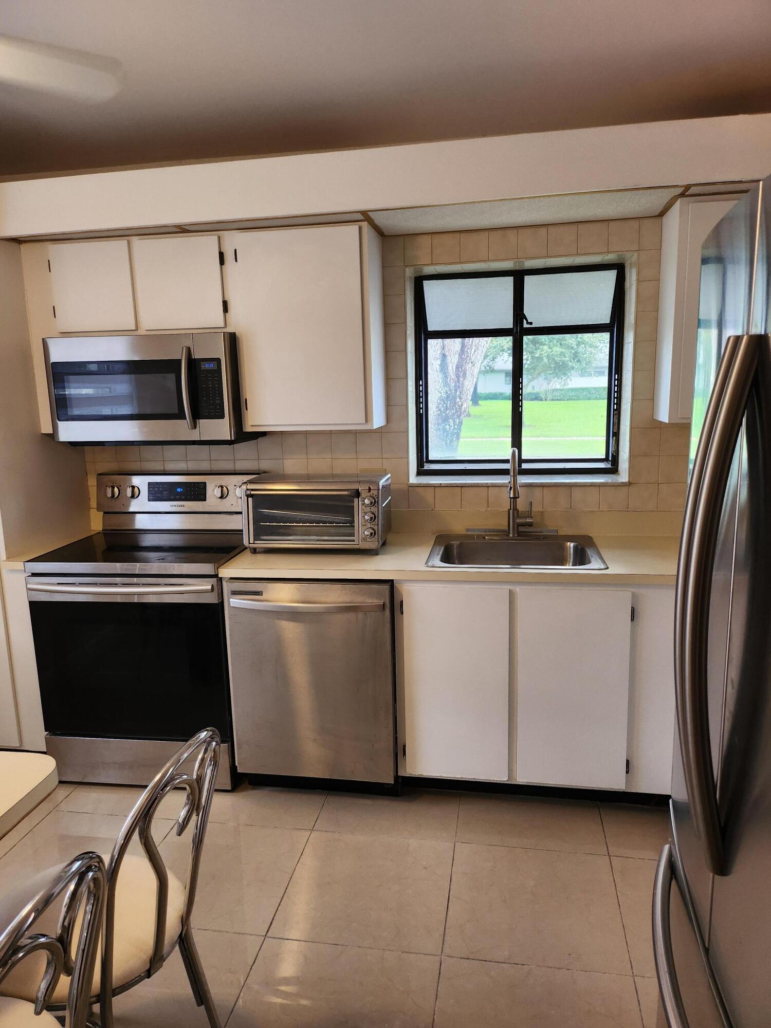 8934 SUNNYWOOD Place — Photo 3