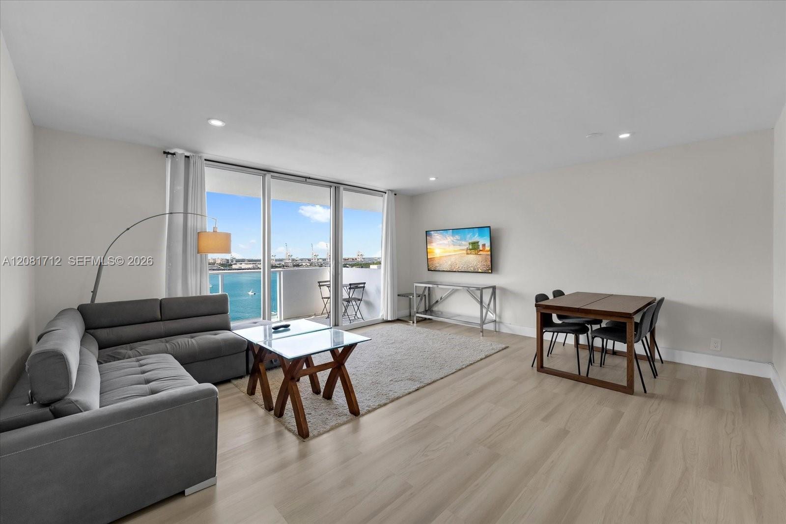 1200 West Ave # PH28 — Photo 3