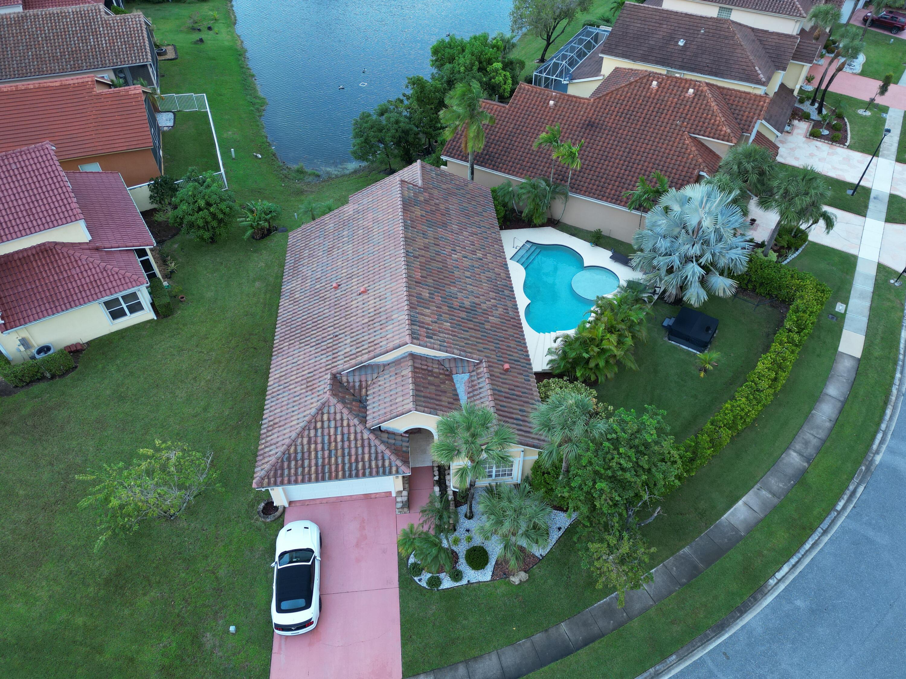 22112 ALTONA Drive — Photo 3