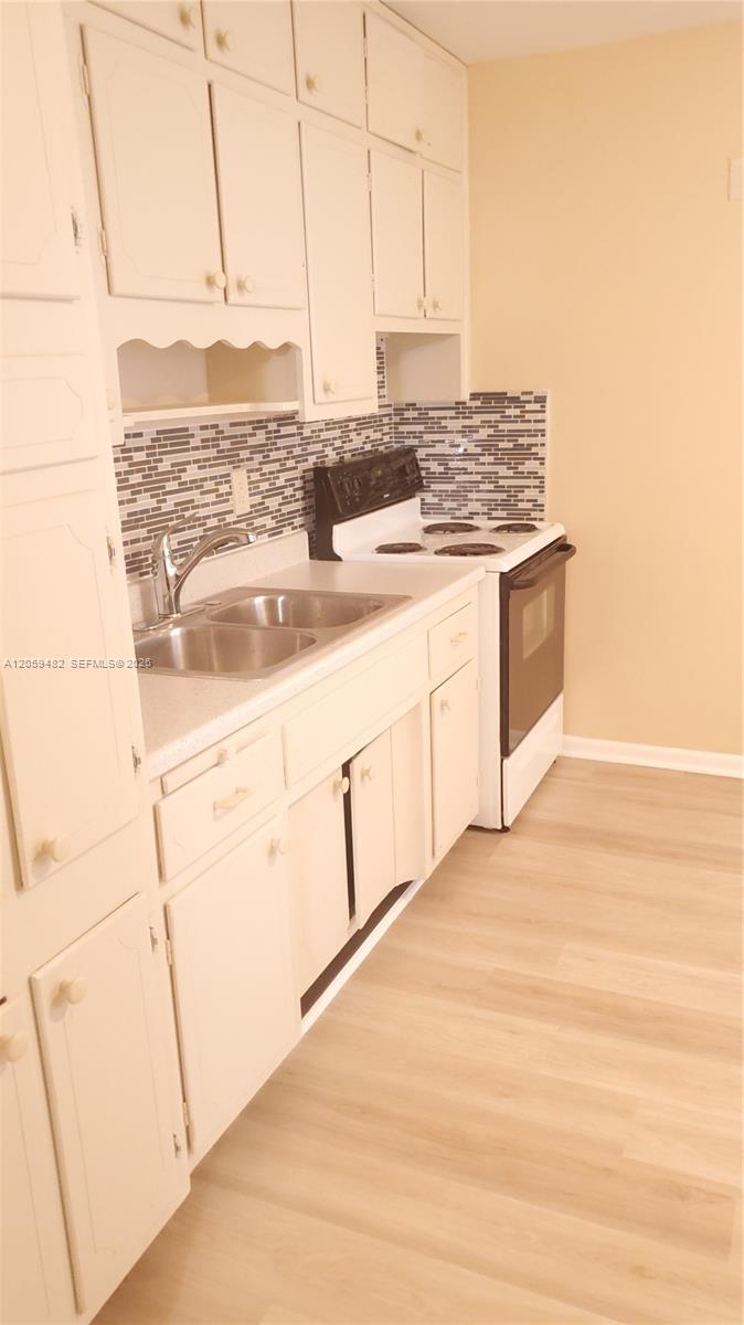 619 N D St — Photo 2