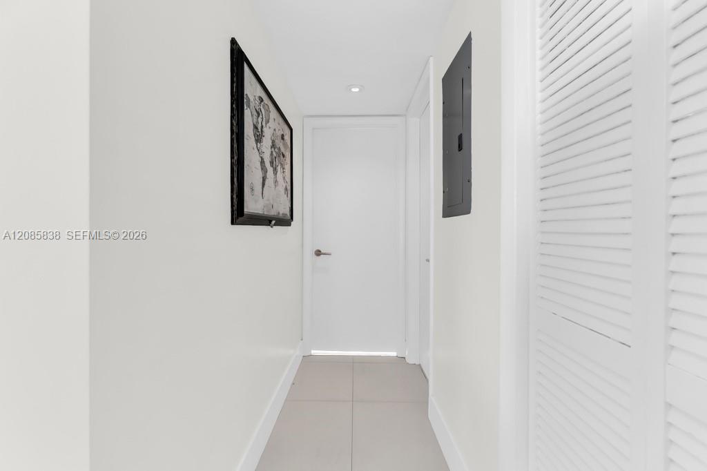 1600 S Bayshore Ln # 4C — Photo 4