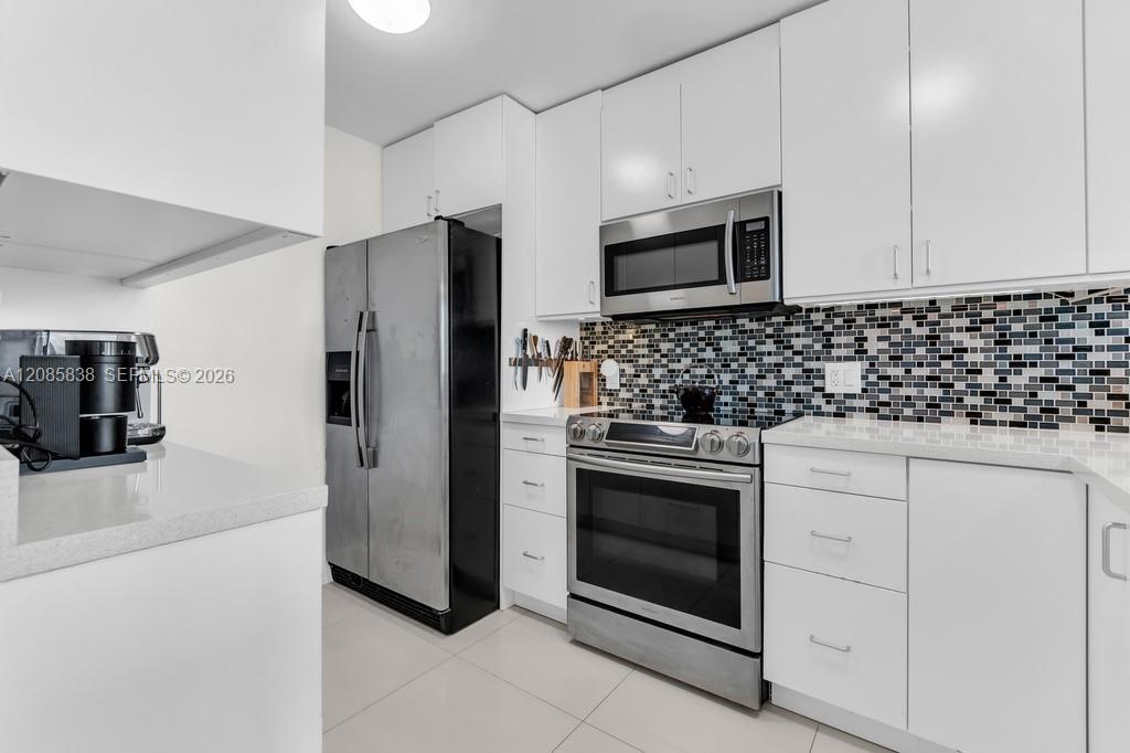 1600 S Bayshore Ln # 4C — Photo 5