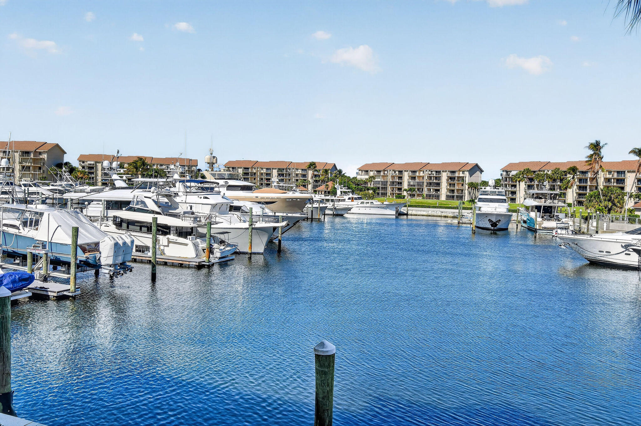 2401 Marina Isle Way # 206, Jupiter FL 33477