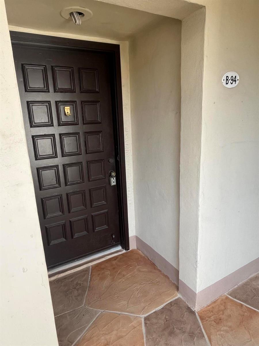 94 Capri B, Delray Beach FL 33484