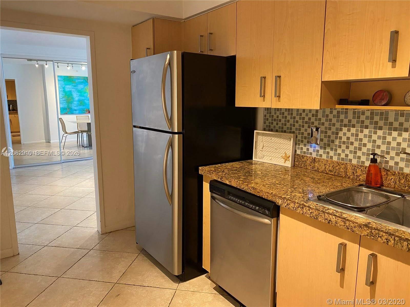 9195 Collins Ave # 414 — Photo 4