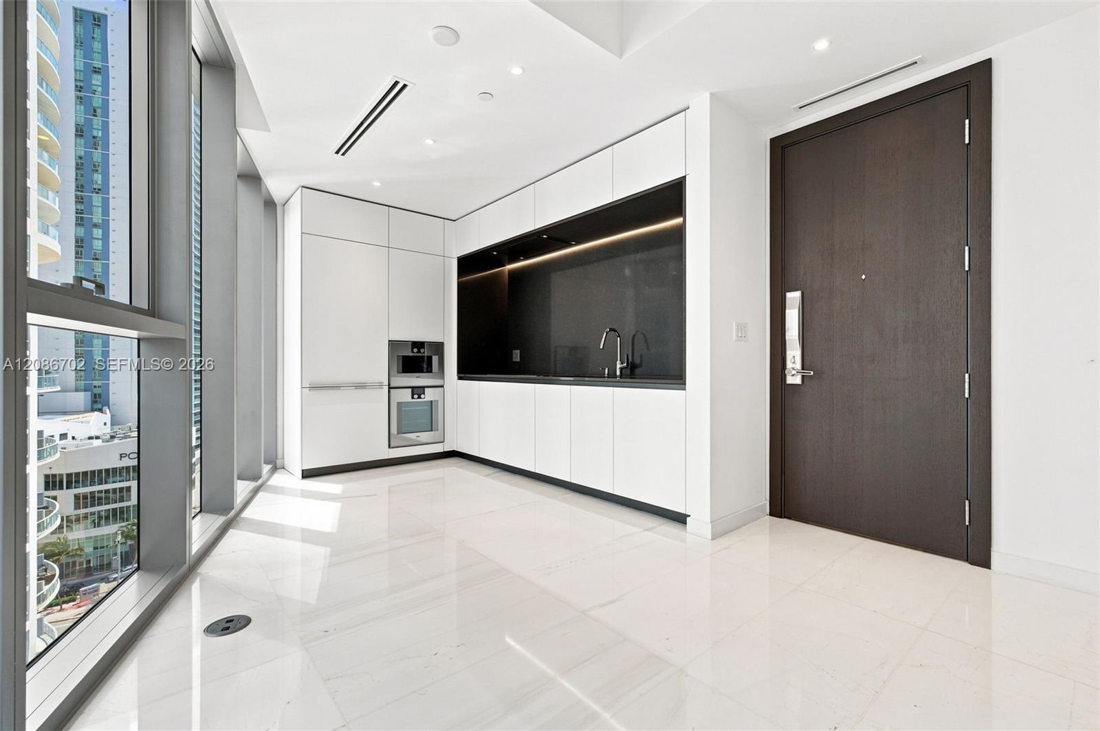 300 Biscayne Blvd Way # 1106 — Photo 3