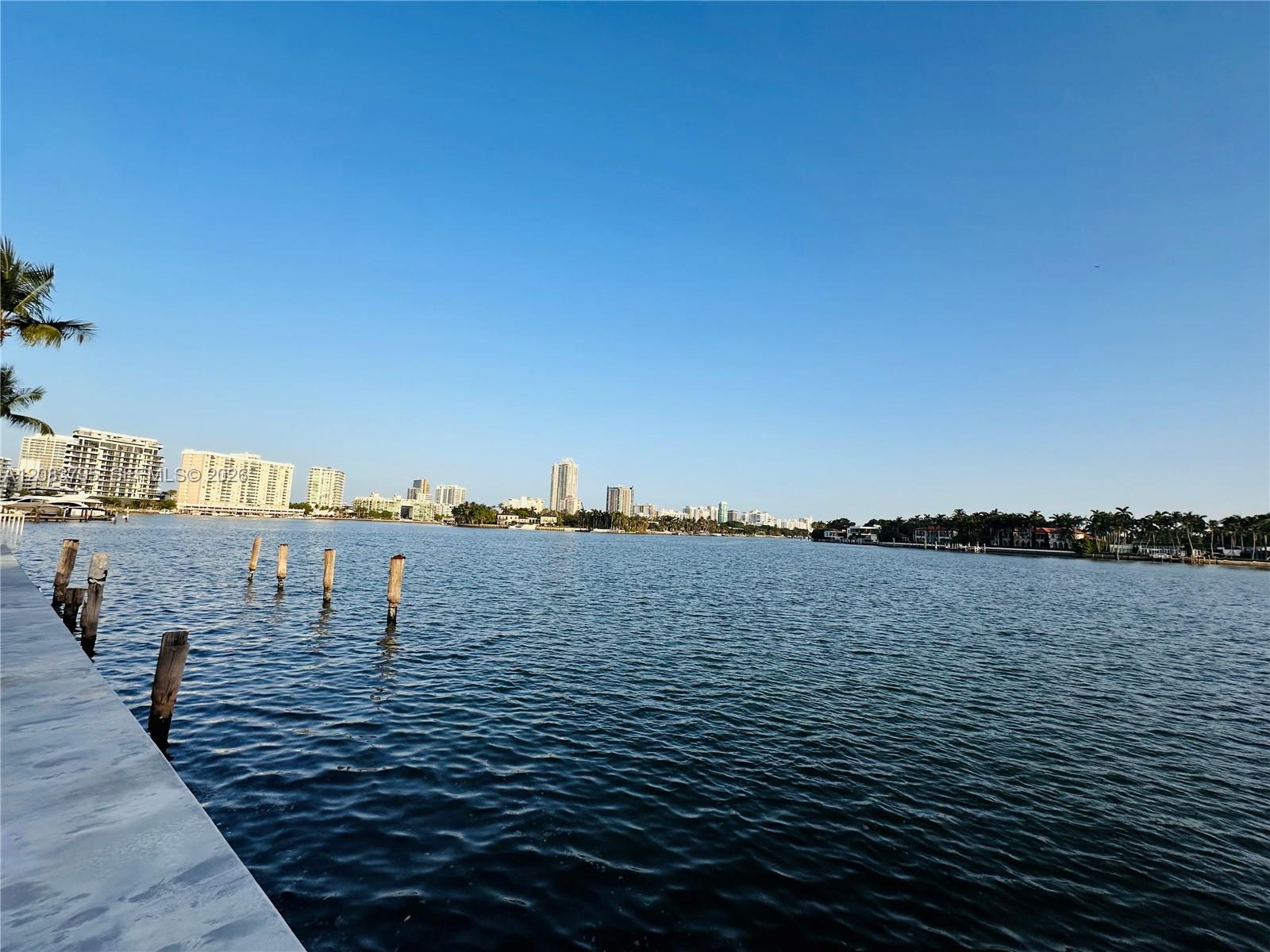 946 Bay Dr # 7 — Photo 4