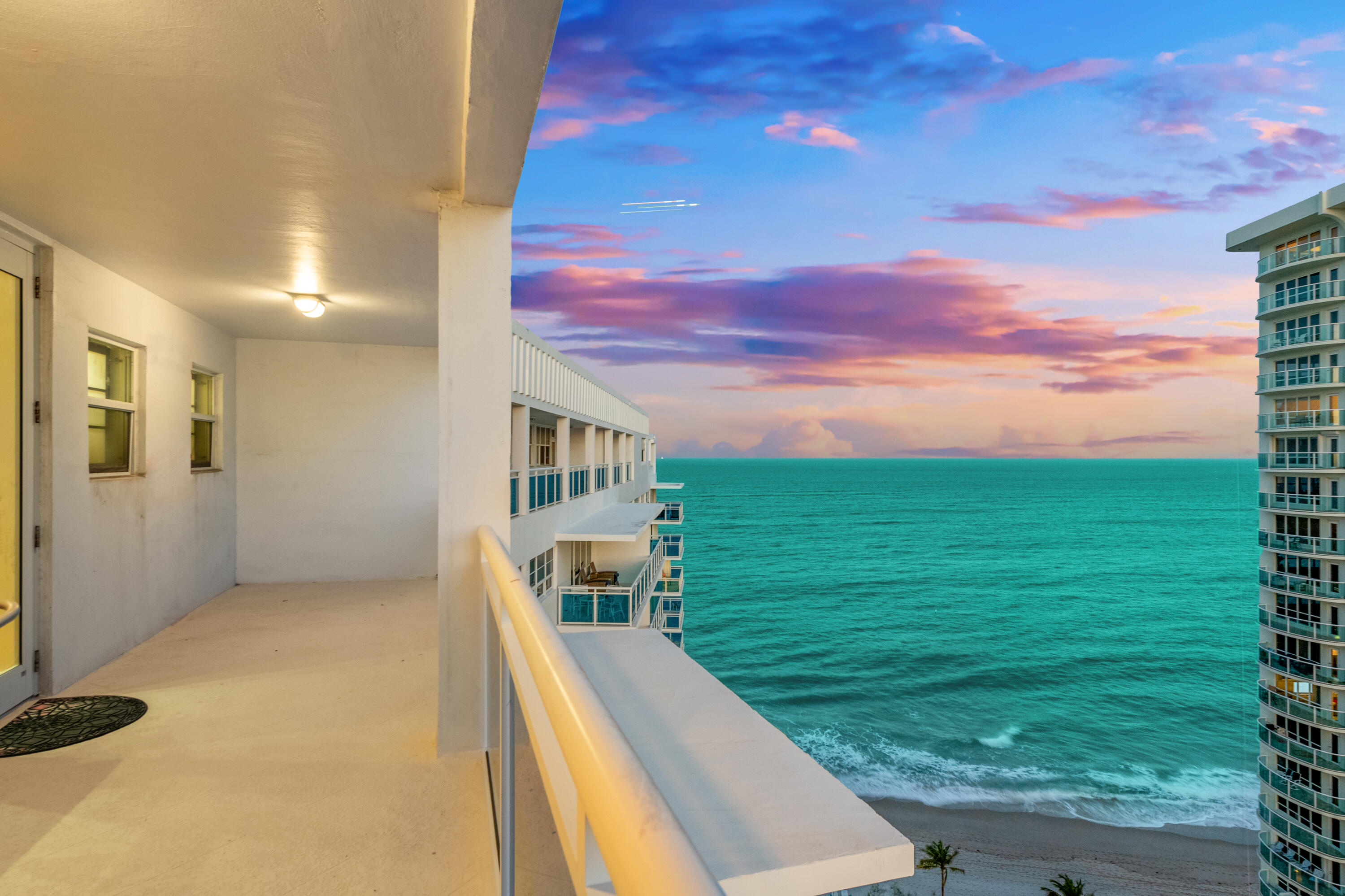 3430 Galt Ocean Drive — Photo 2