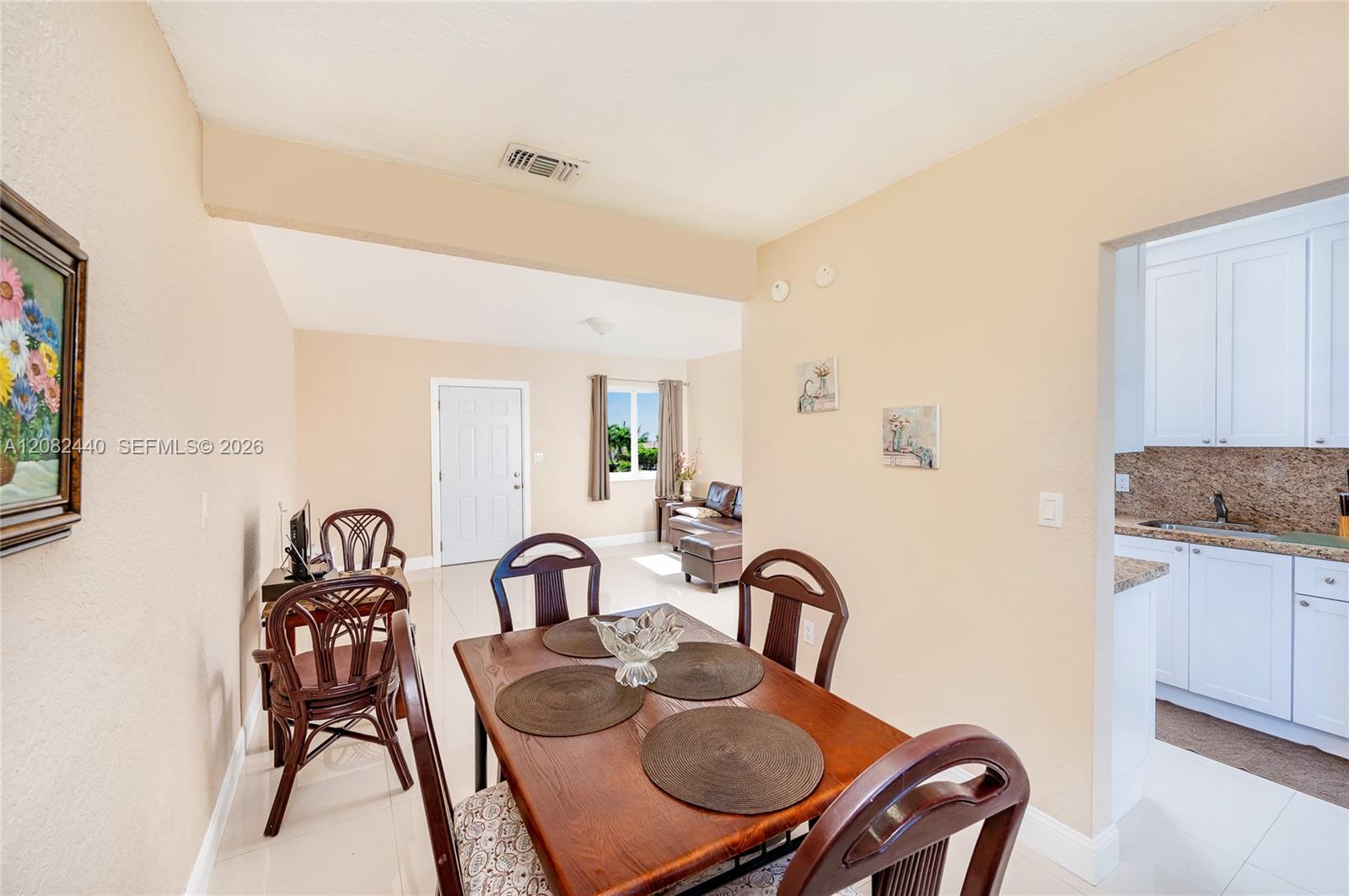 1020 SW 73rd Pl — Photo 5