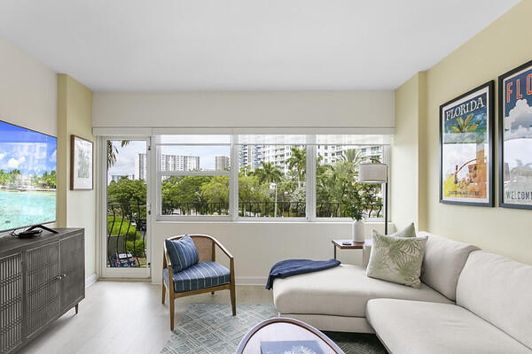 3250 NE 28th Street # 305 — Photo 2