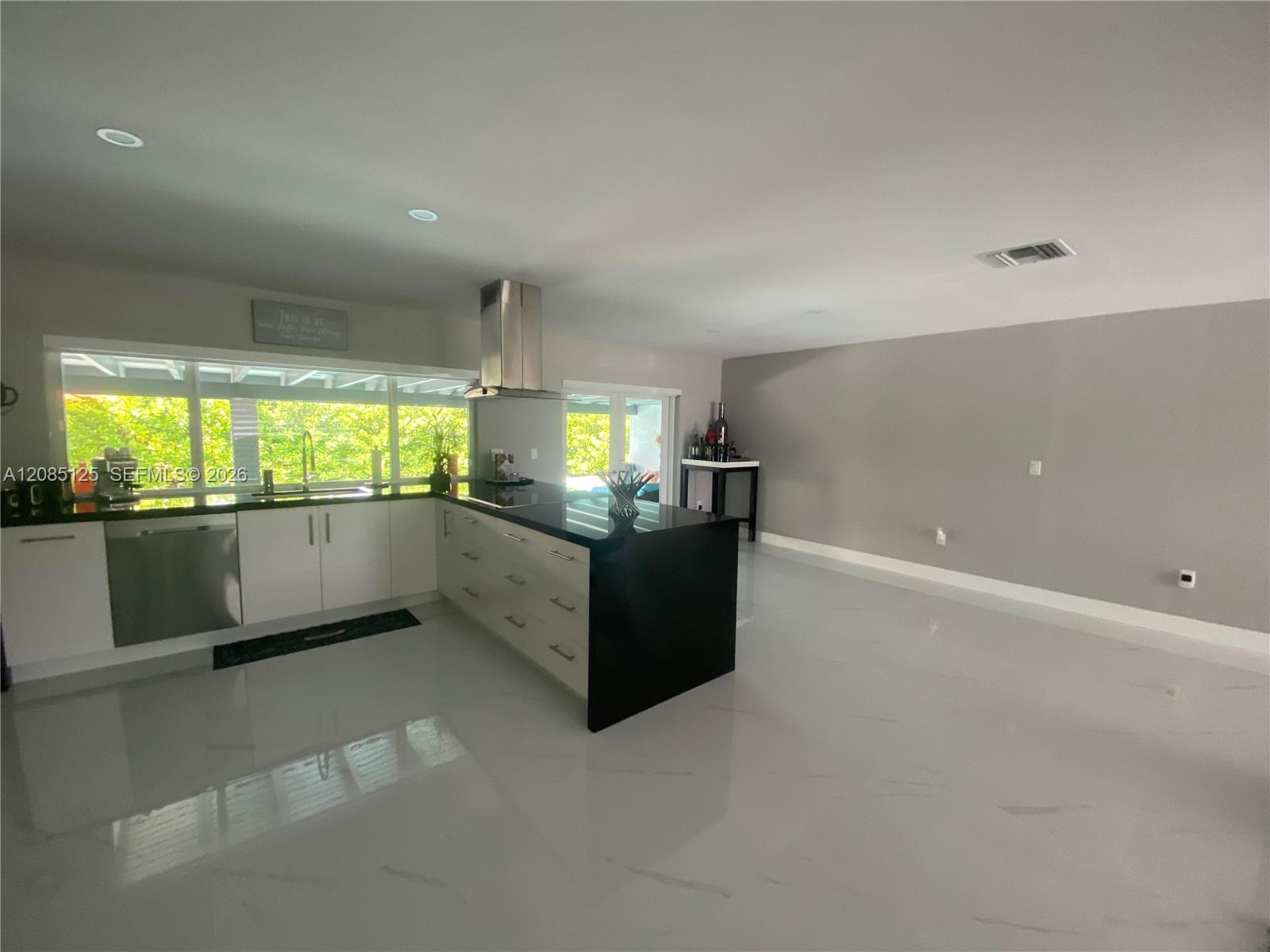 7010 SW 144th Pl # 7010 — Photo 2