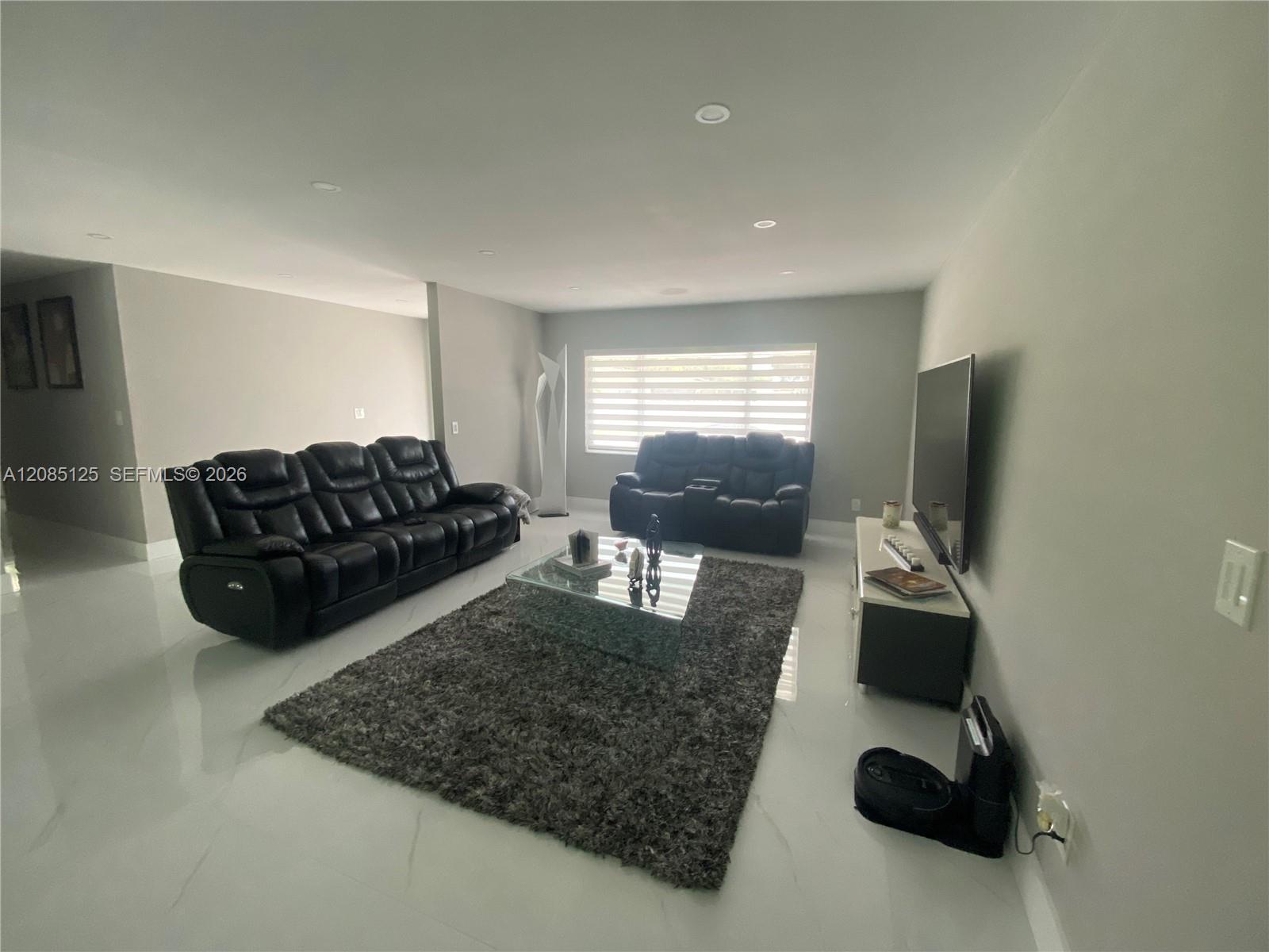 7010 SW 144th Pl # 7010 — Photo 3