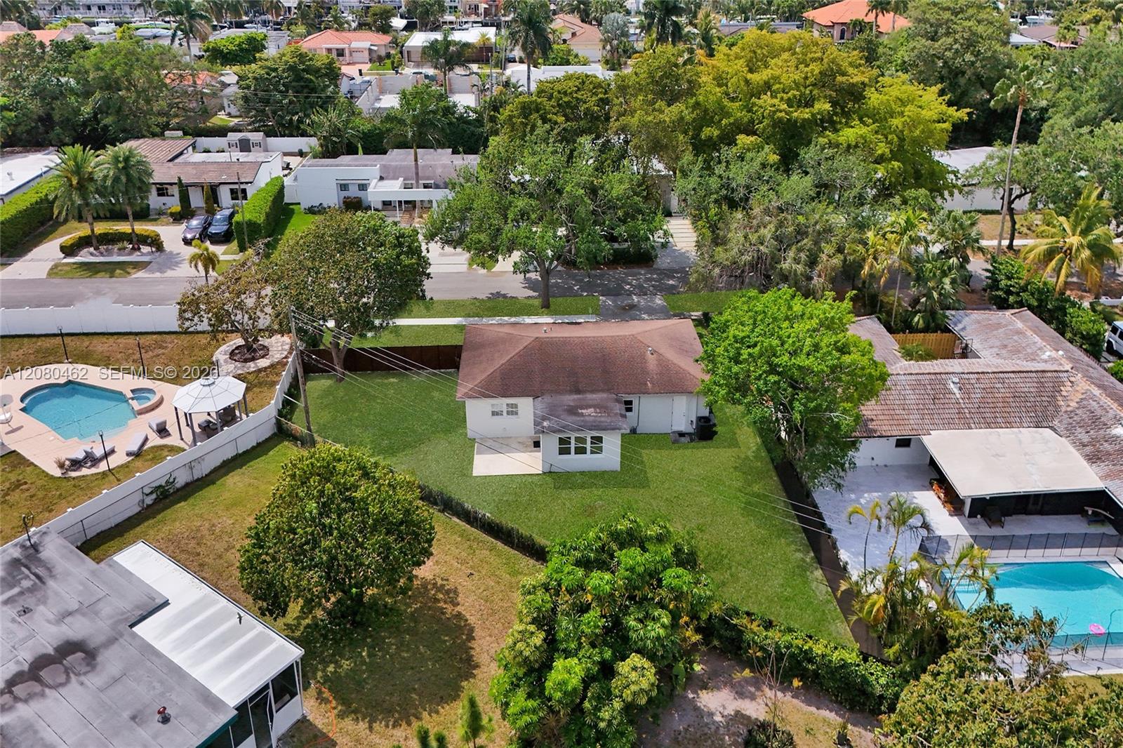 2125 Alamanda Dr — Photo 3