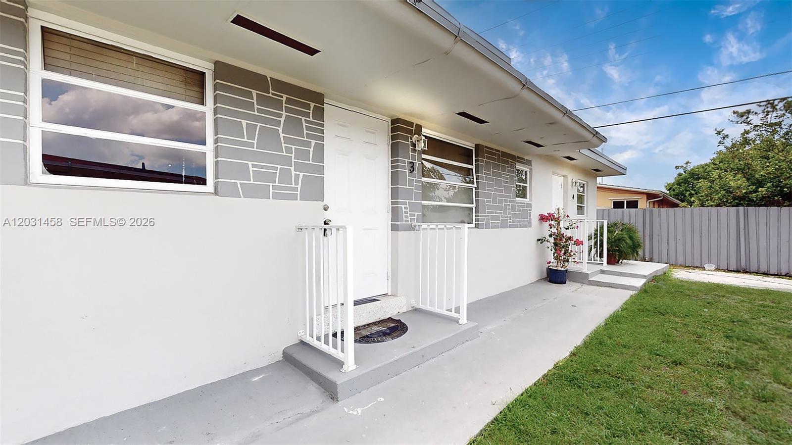 40 W 10th St # 3, Hialeah FL 33010