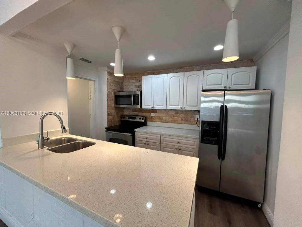 7545 E Treasure Dr # 1B, North Bay Village FL 33141