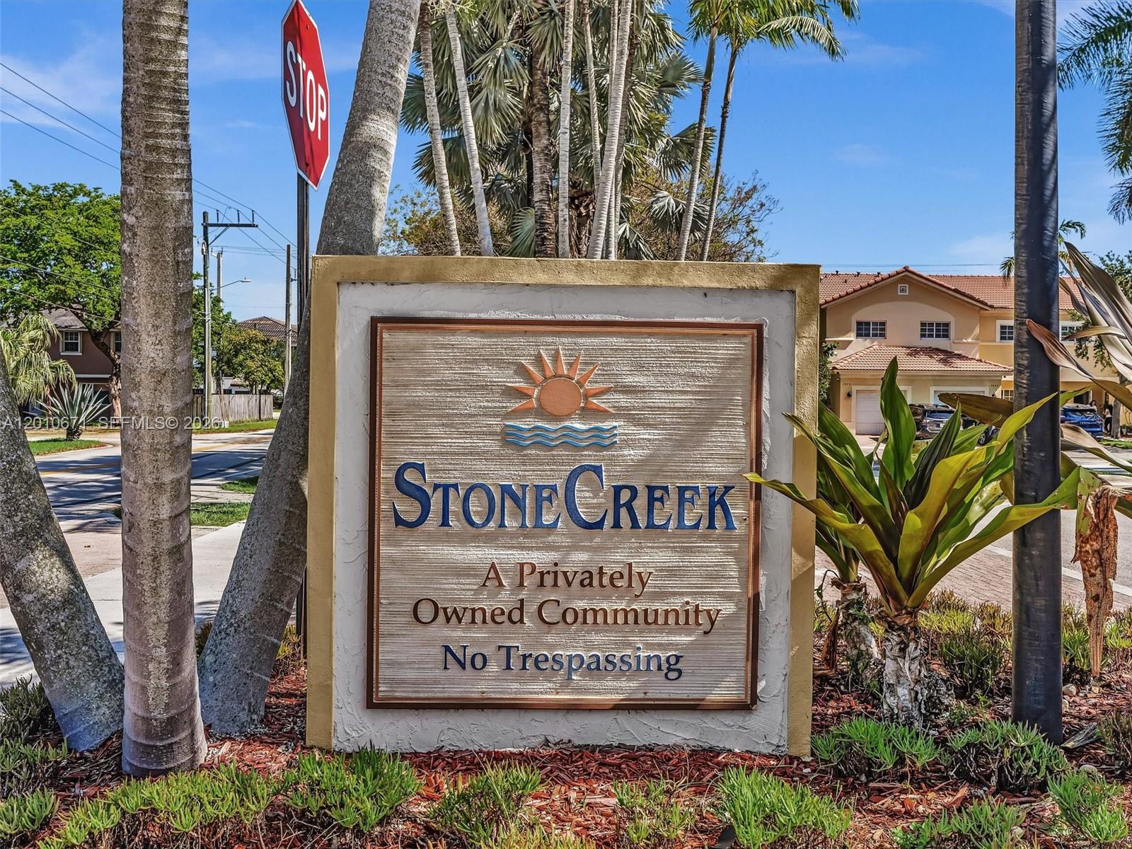 7659 N Stonecreek Cir, Davie FL 33024