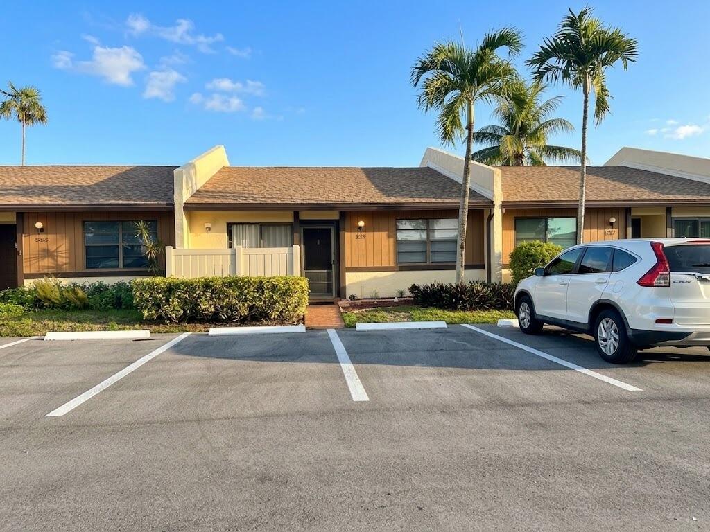 535 BANKS Road # 521, Margate FL 33063