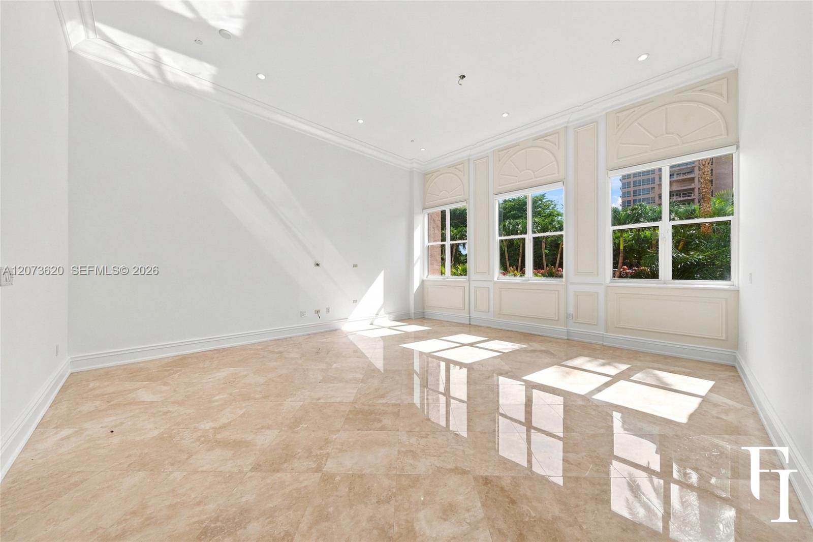 60 Edgewater Dr # East, Coral Gables FL 33133