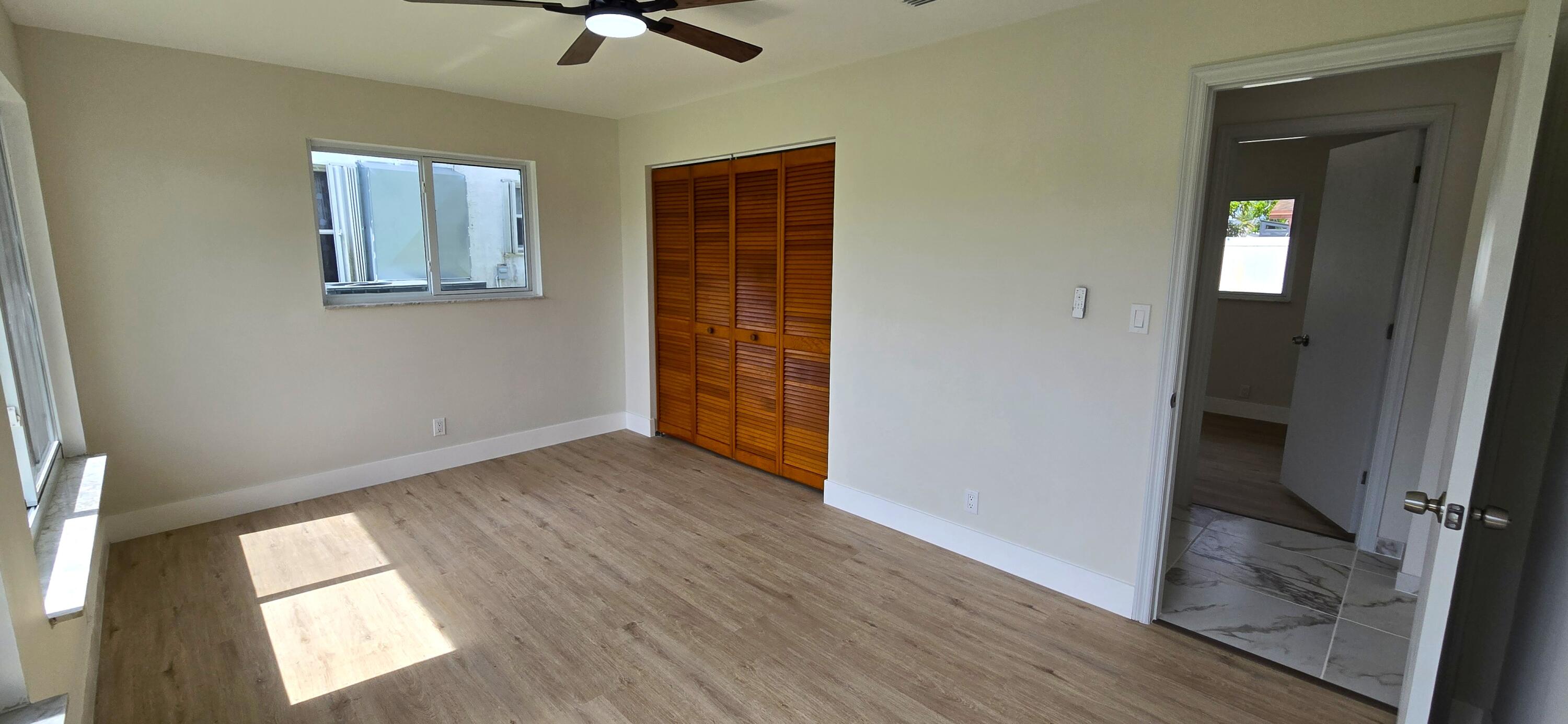 303 SW 33RD Terrace — Photo 5