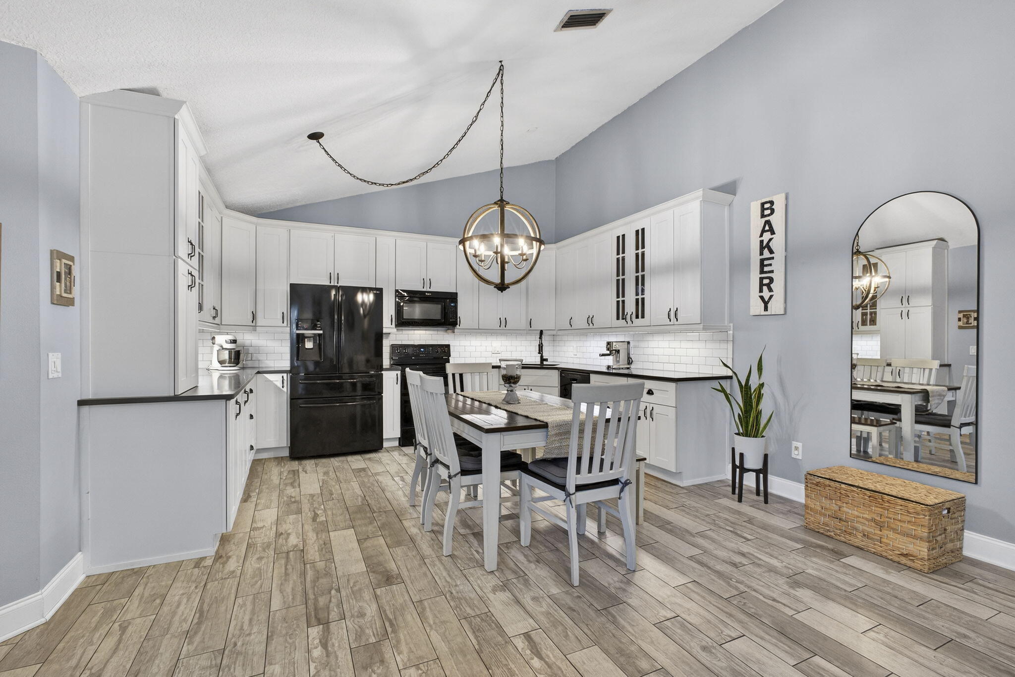 5602 GOLDEN EAGLE Circle — Photo 3