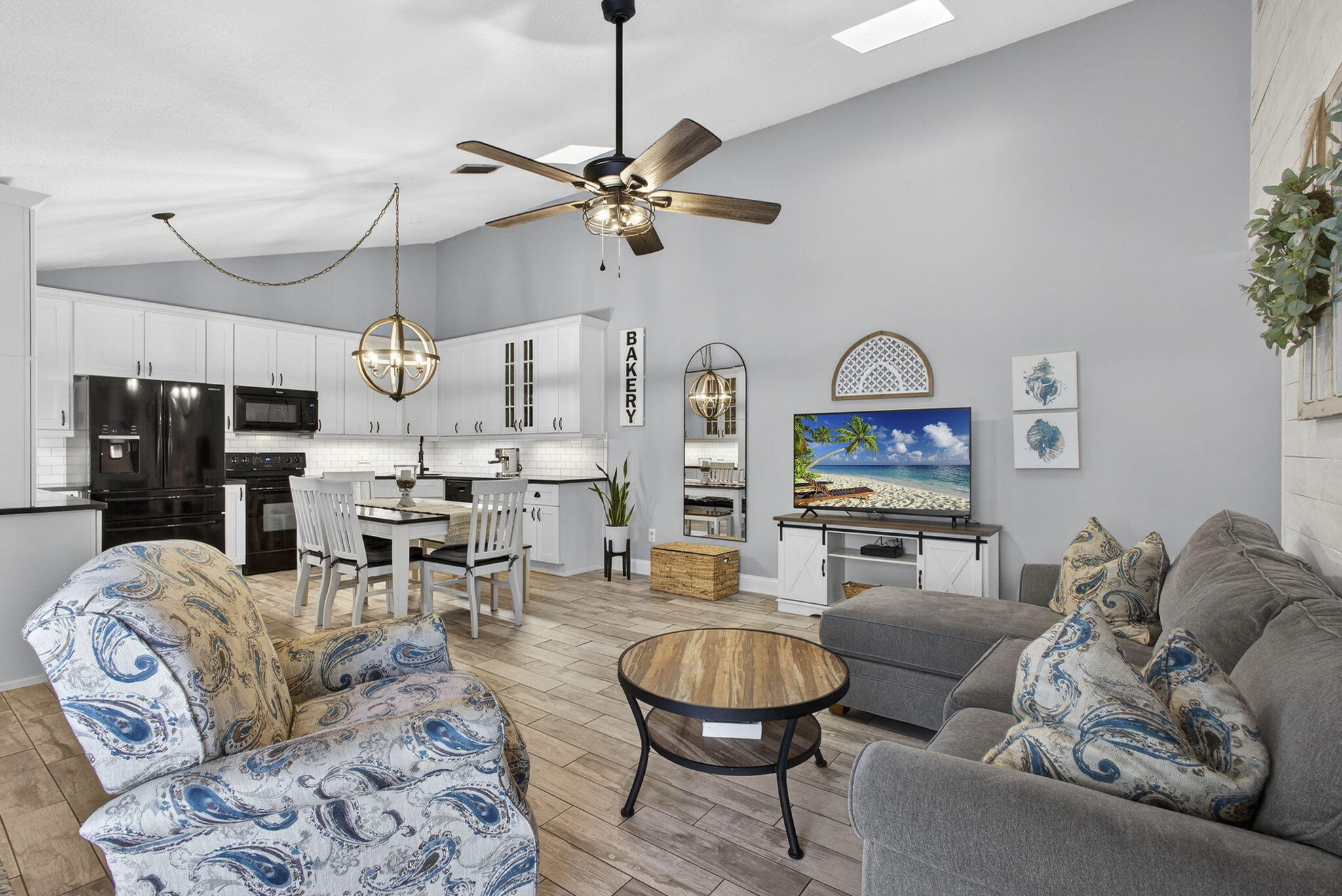 5602 GOLDEN EAGLE Circle — Photo 2