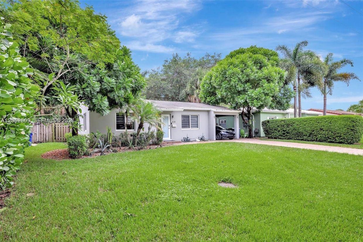 828 SW 15th St, Fort Lauderdale FL 33315