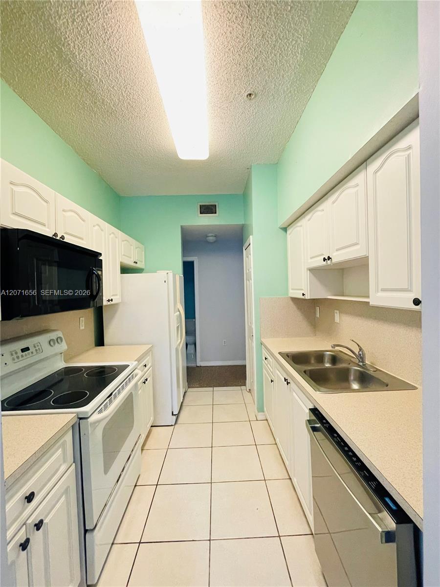 7085 Nova Dr # 318 — Photo 5