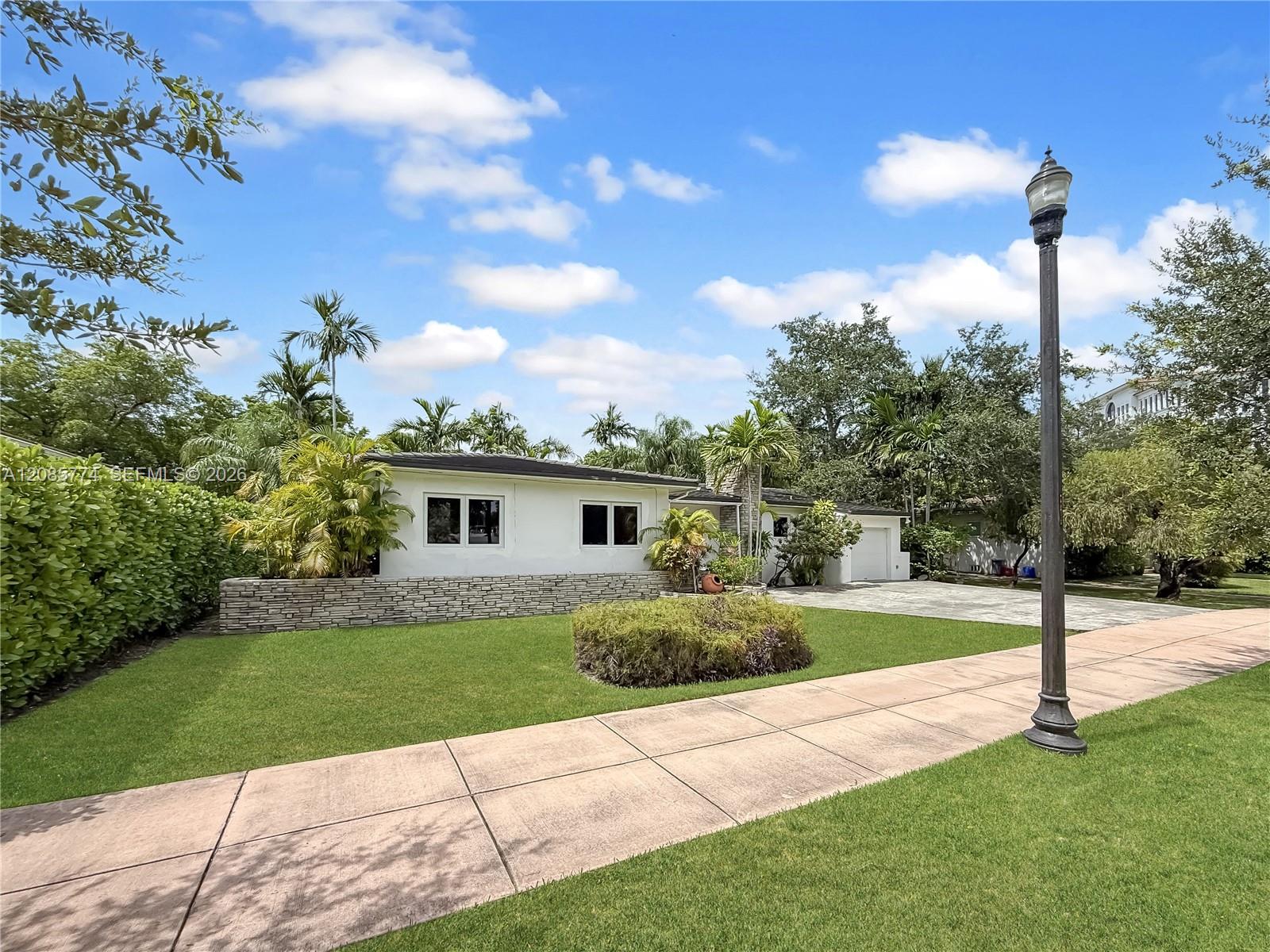 3128 Coconut Grove Dr — Photo 4