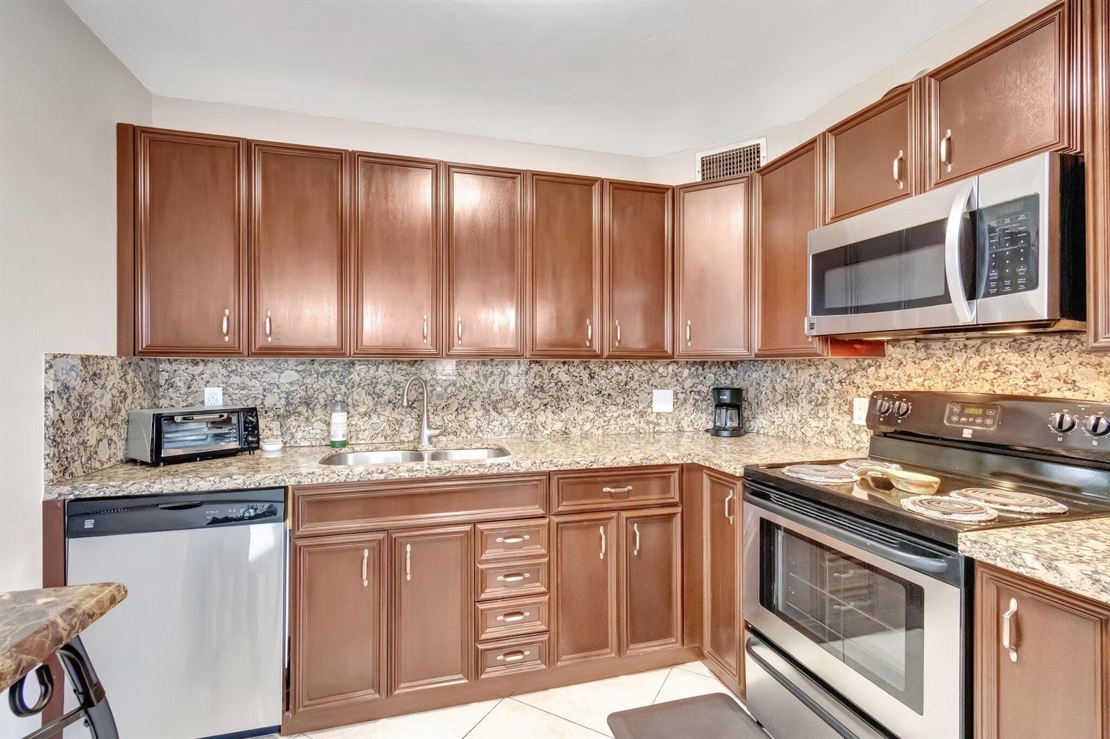 4049 Wolverton C, Boca Raton FL 33434
