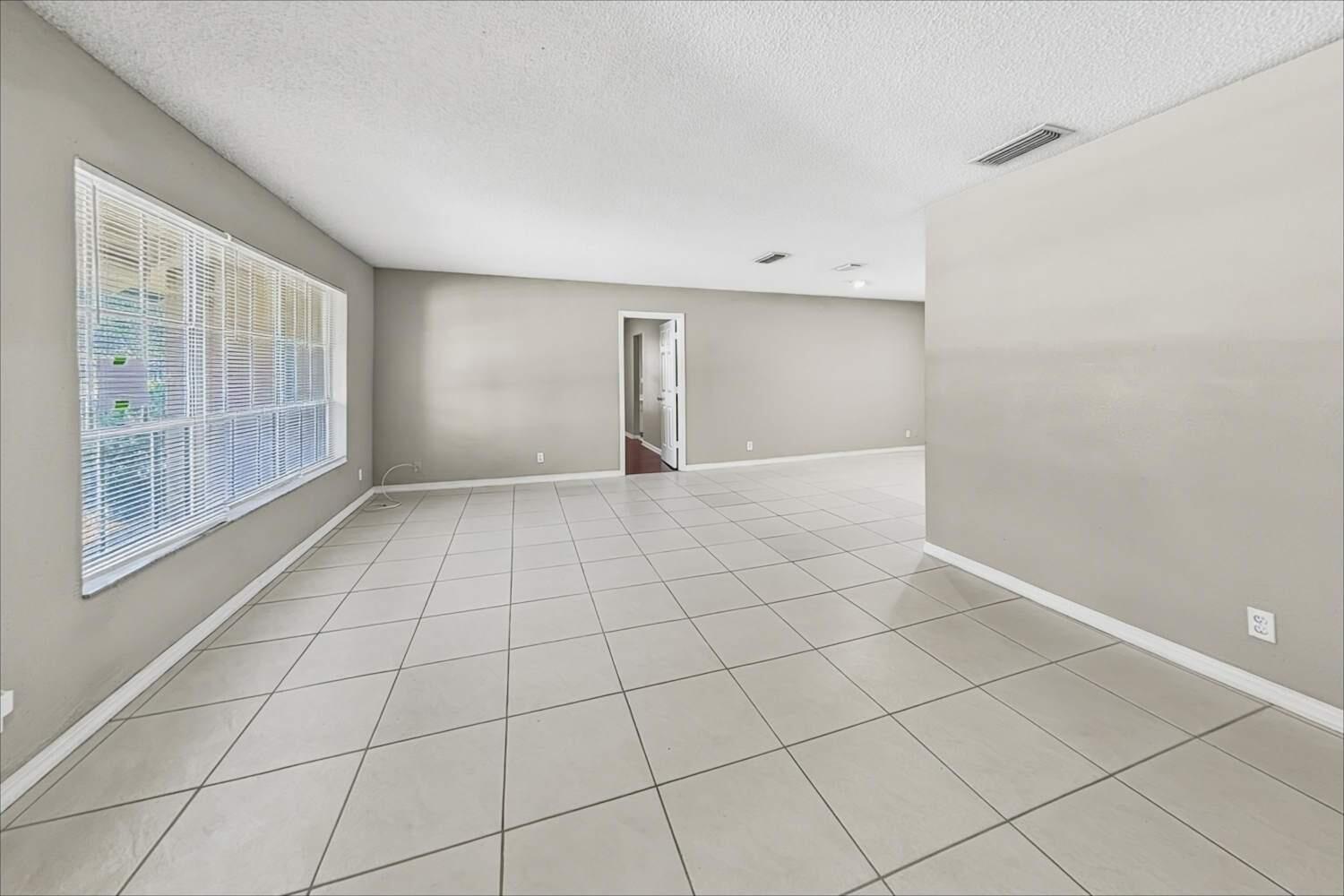 12725 NEWTON Place — Photo 4