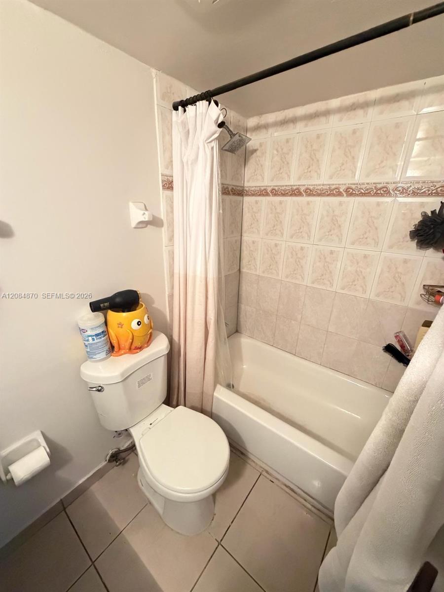 606 W 81st St # 202 — Photo 4